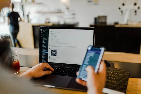 WhatsApp KI-Assistent für KMU mit n8n – 24/7 automatisch antworten
